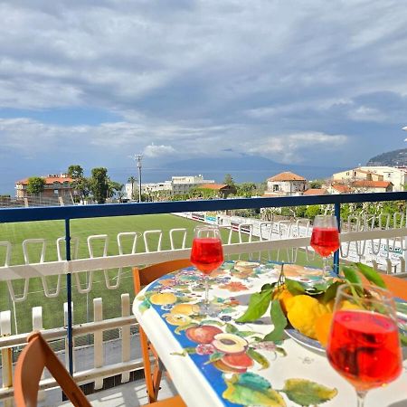Residenza Le Sirene City Center Sorrento Exterior foto