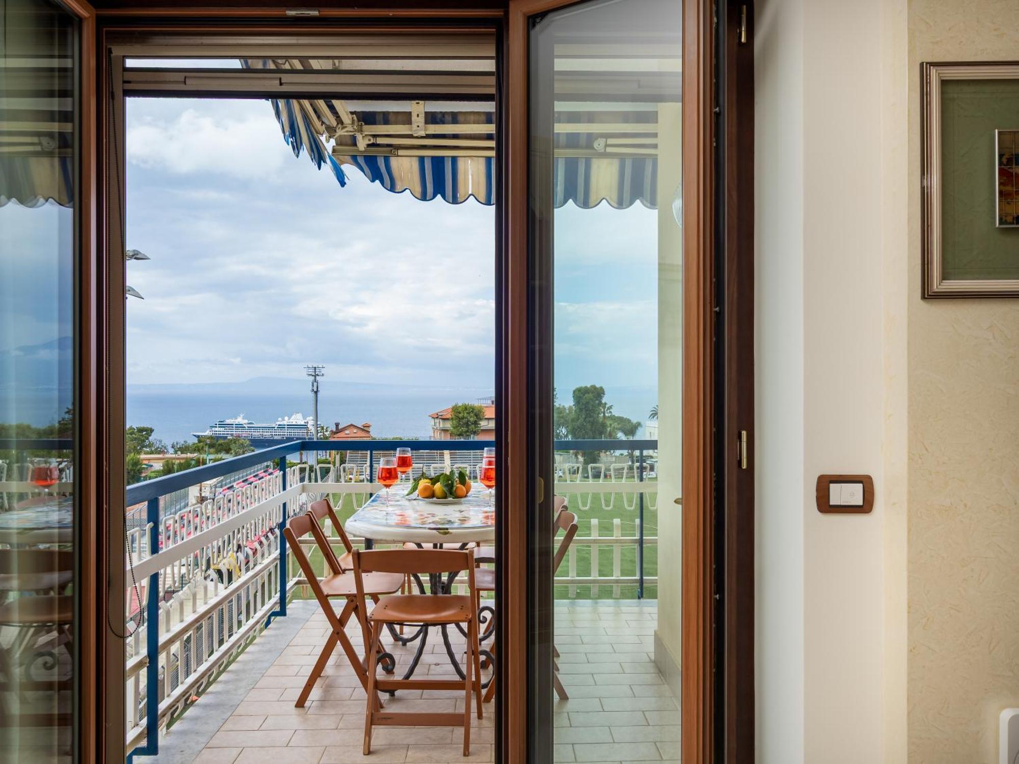 Residenza Le Sirene City Center Sorrento Exterior foto